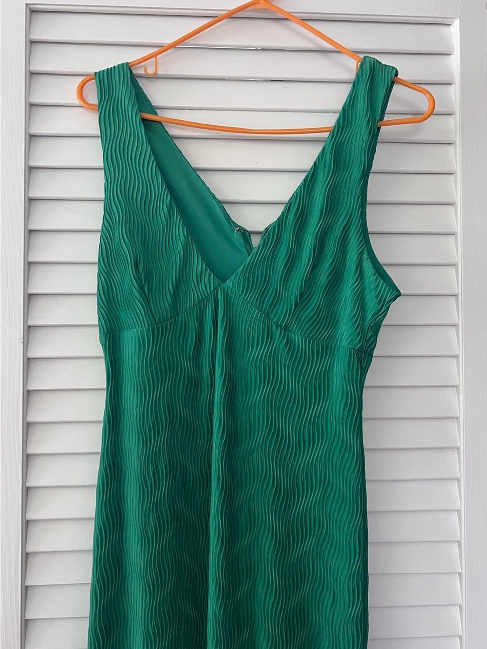 Le Lis Emerald Green V-Neck Midi Dress